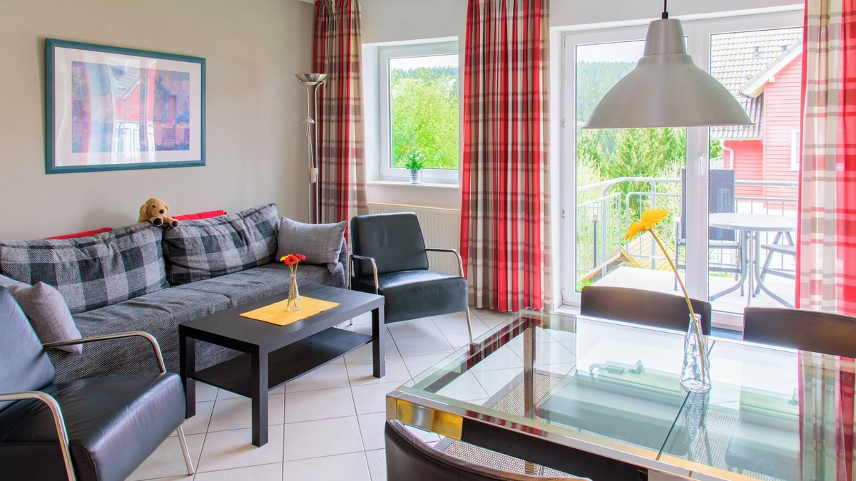 Oberhof Apartment | Apartment 'Ferienwohnung Tannenblick 2-2' with Mountain View, Balcony and Wi-Fi