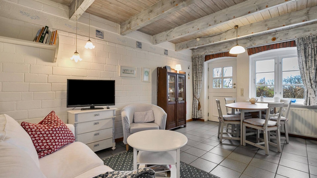 Rodenas Apartment | Apartment 'Ferienwohnung 2' with Shared Garden, Balcony and Wi-Fi