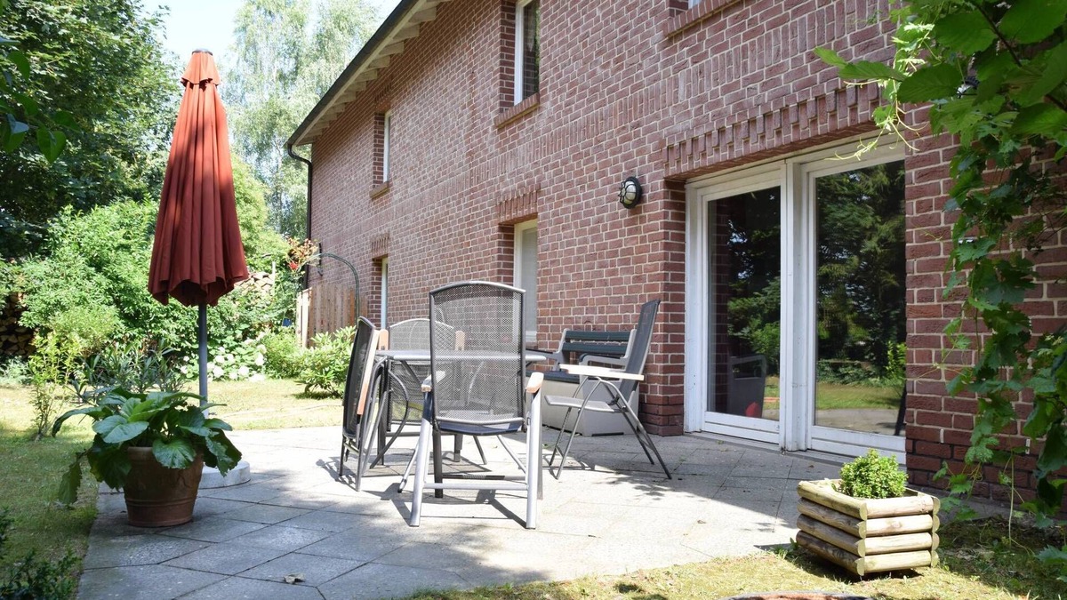 Vietmannsdorf Apartment | Apartment 'Ferienwohnung Eulenhof' with Private Terrace, Private Garden and Wi-Fi