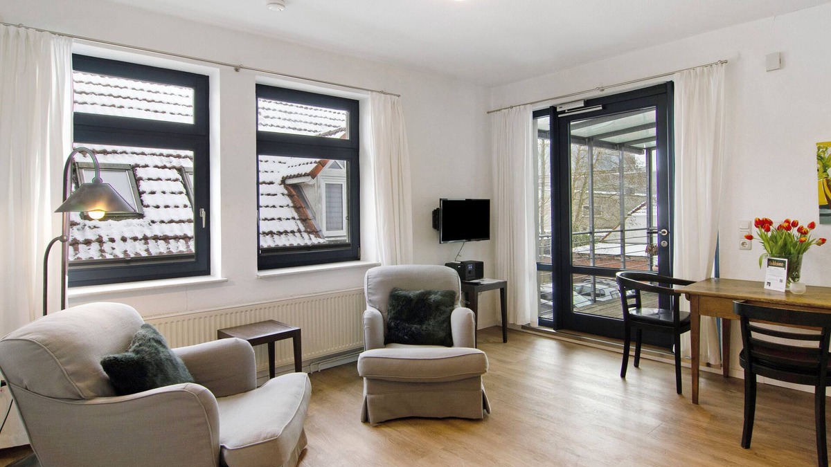 Jever Apartment | Apartment 'Ferienwohung 1' with Private Terrace, Balcony and Wi-Fi