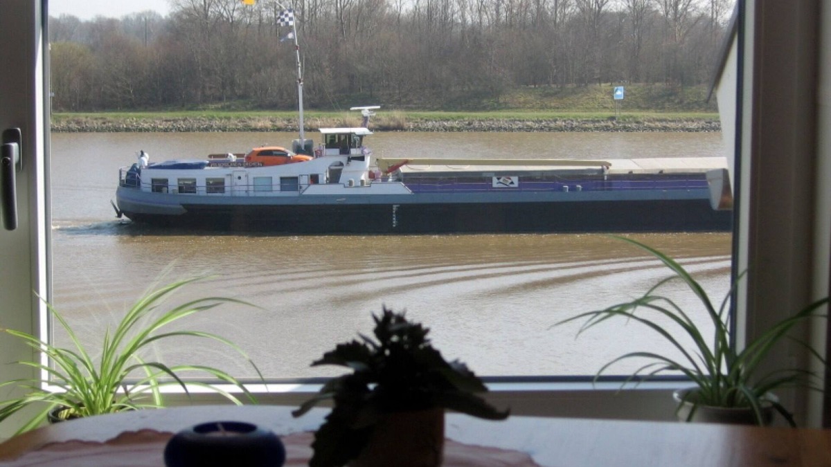 Duckerswisch Apartment | Apartment 'Fewo 1' with Lake View, Private Garden and Wi-Fi