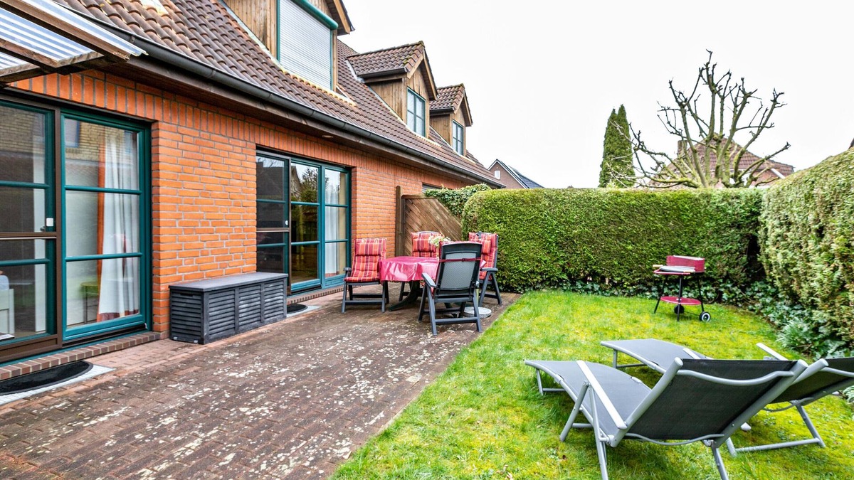 Warwerort Apartment | Apartment 'Fewo Pippert' with Private Terrace, Private Garden and Wi-Fi
