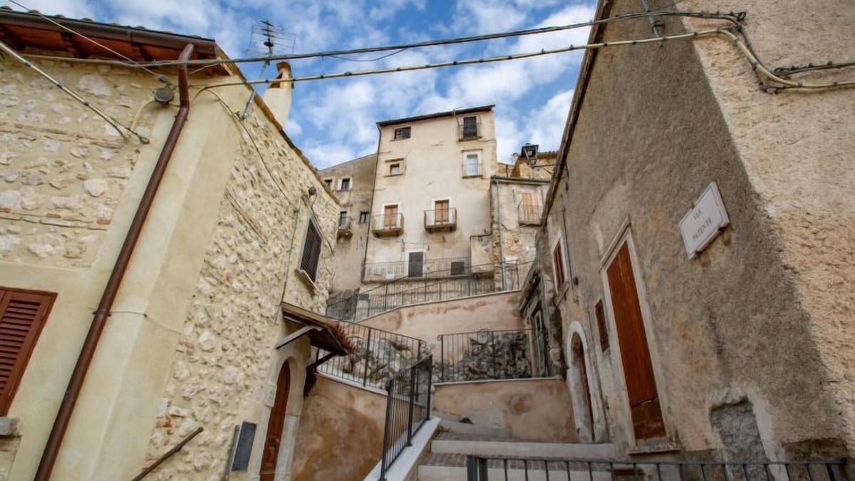Castel del Monte Apartment | Apartment Flag Tur in L'Aquila - 6 persons, 1 bedrooms