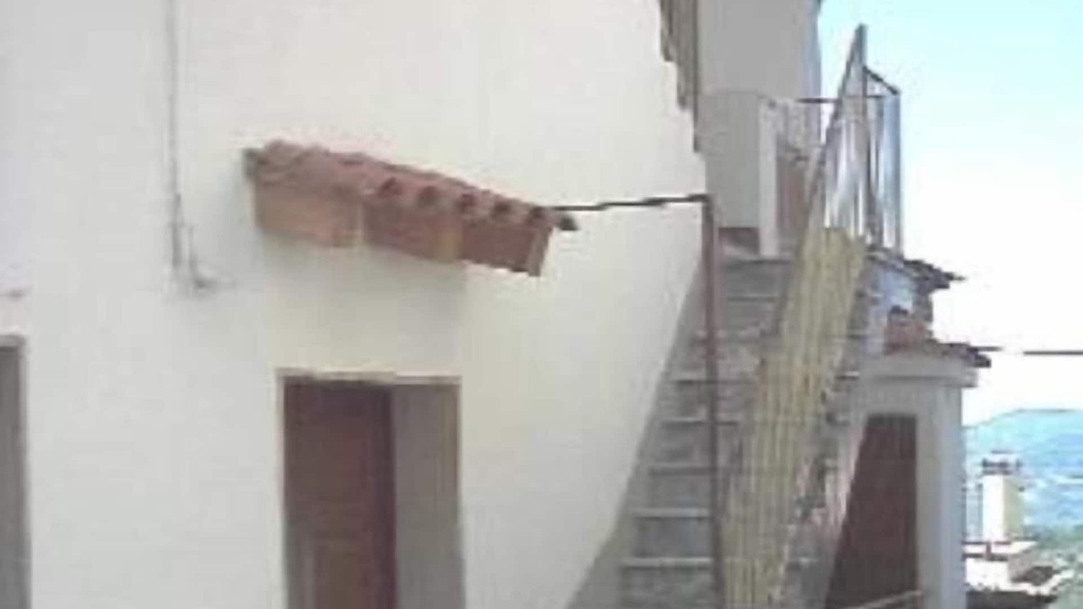 Futani Apartment | apartment/ flat - 3 rooms - 4/6 persons