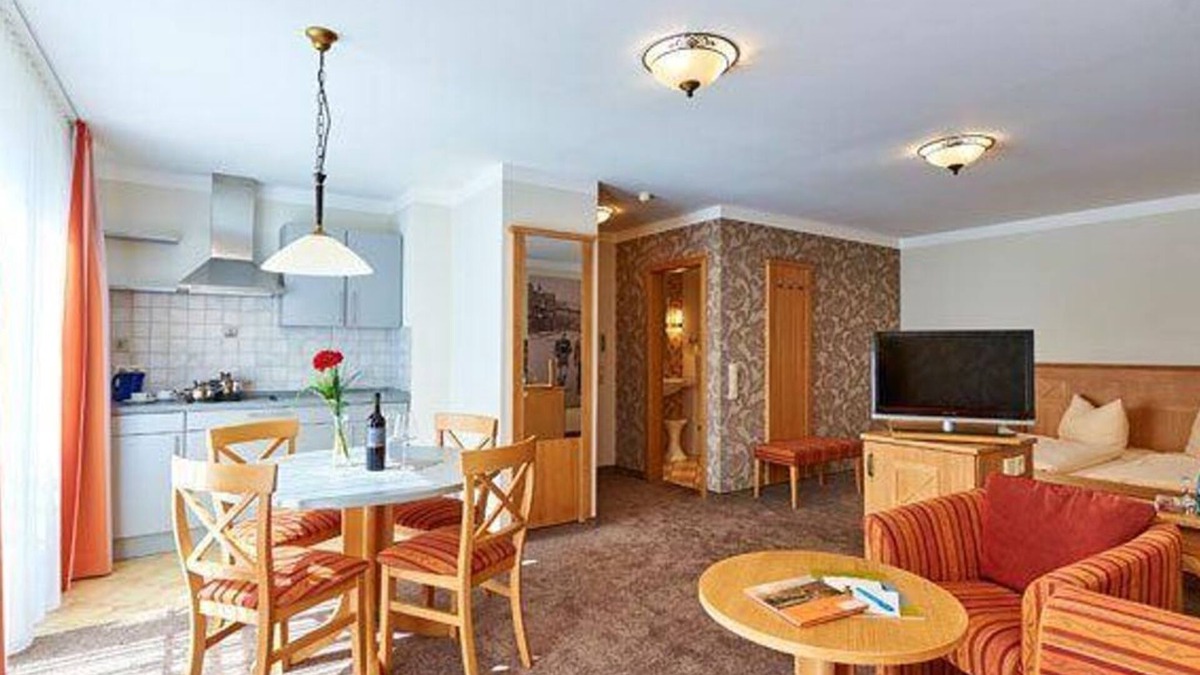Flonheim House | Apartment/flat, bathtub - Landhotel im Klostereck