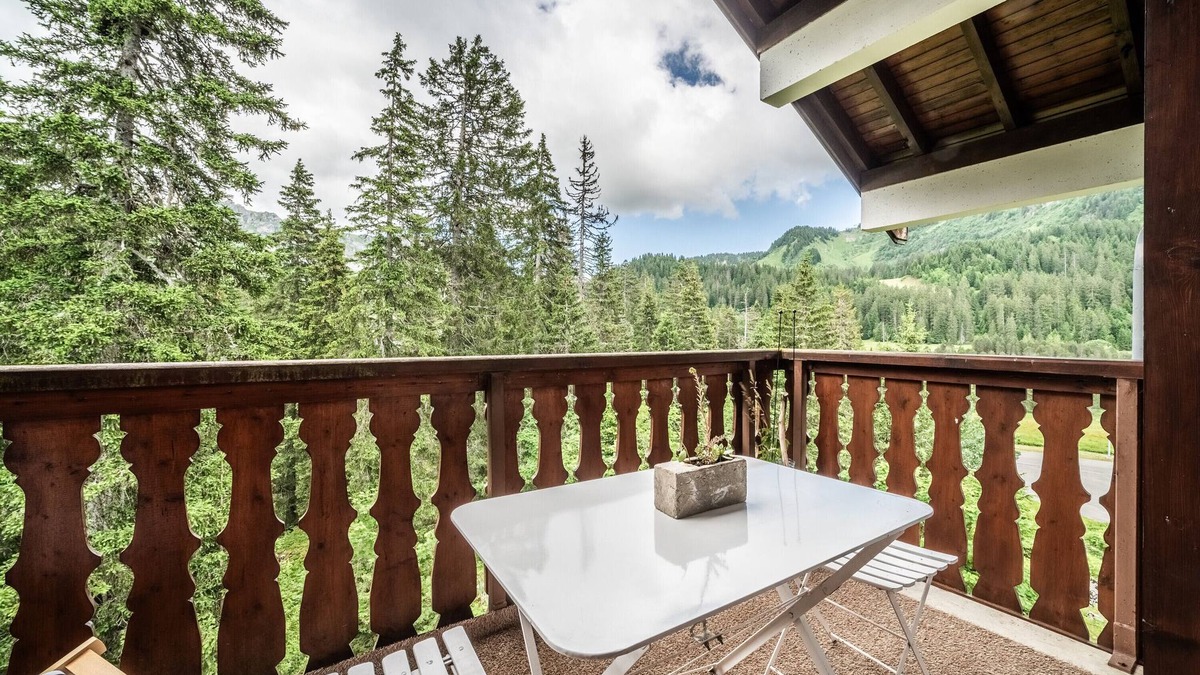 Mieussy Apartment | Apartment 'Fleury' with Mountain View and Balcony