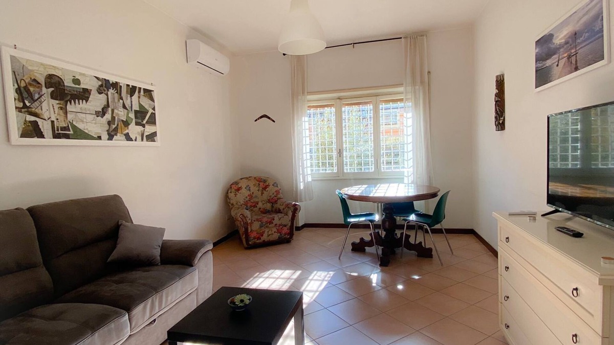 Quartiere XXII Collatino Apartment | Apartment for 4 in via Tiburtina, Wi-Fi, A/C