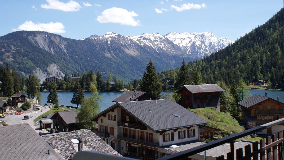 Champex-Lac Apartment | Apartment for 4 people, free pool access, view of Lake Champex-Lac