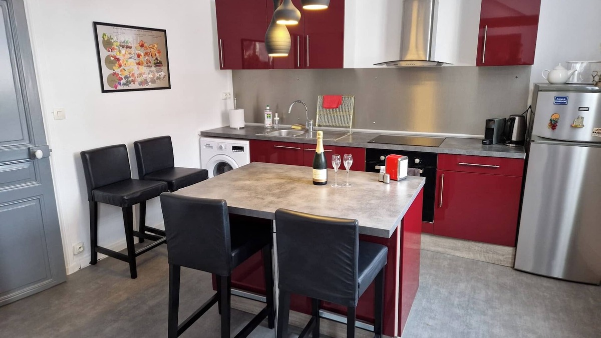 Epernay Apartment | Apartment for 4 people in the heart of downtown Epernay- Champagne,