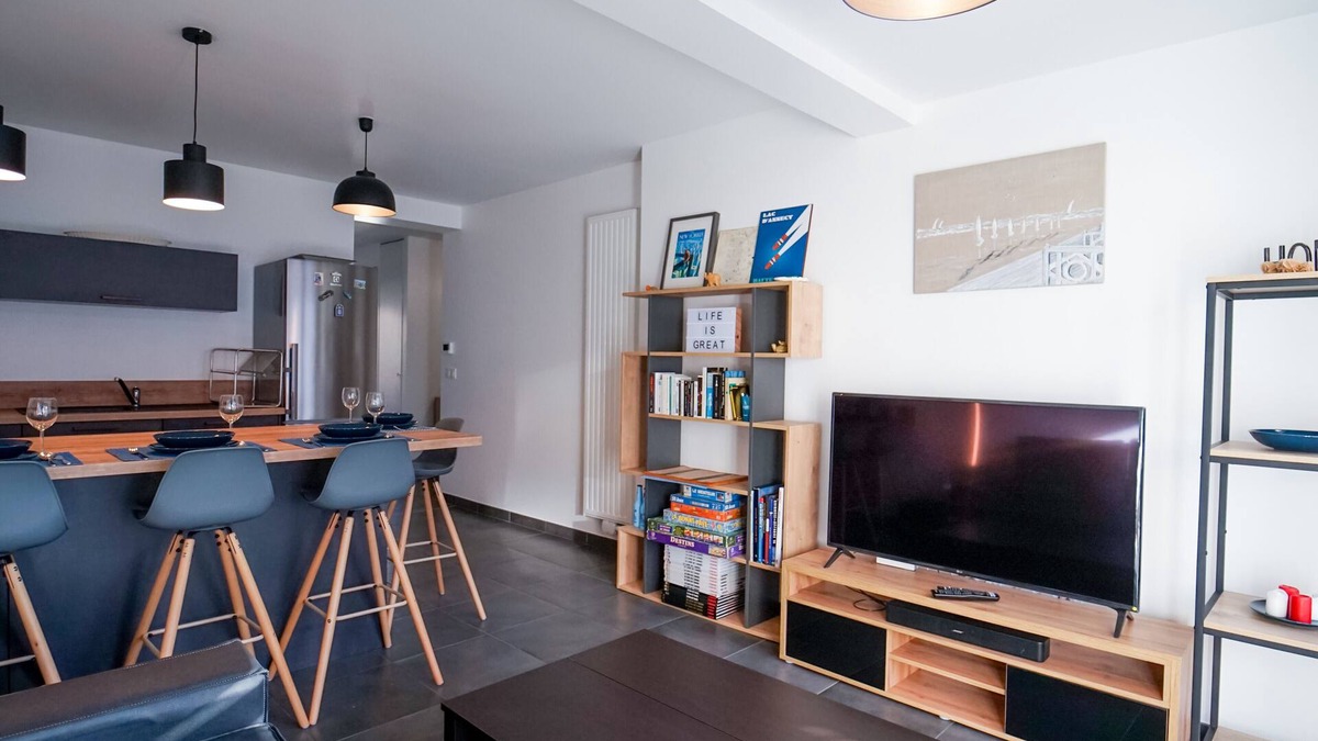 Chaparon Apartment | Apartment for 4 people with tennis condominium