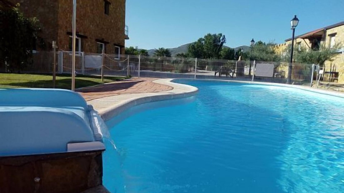 Ateca Cottage | Apartment for 4 people in a rural complex with pool and garden