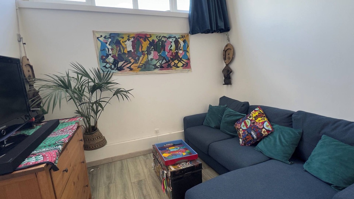 Quartier de la Chapelle Apartment | Apartment for 4 with courtyard in the 18th