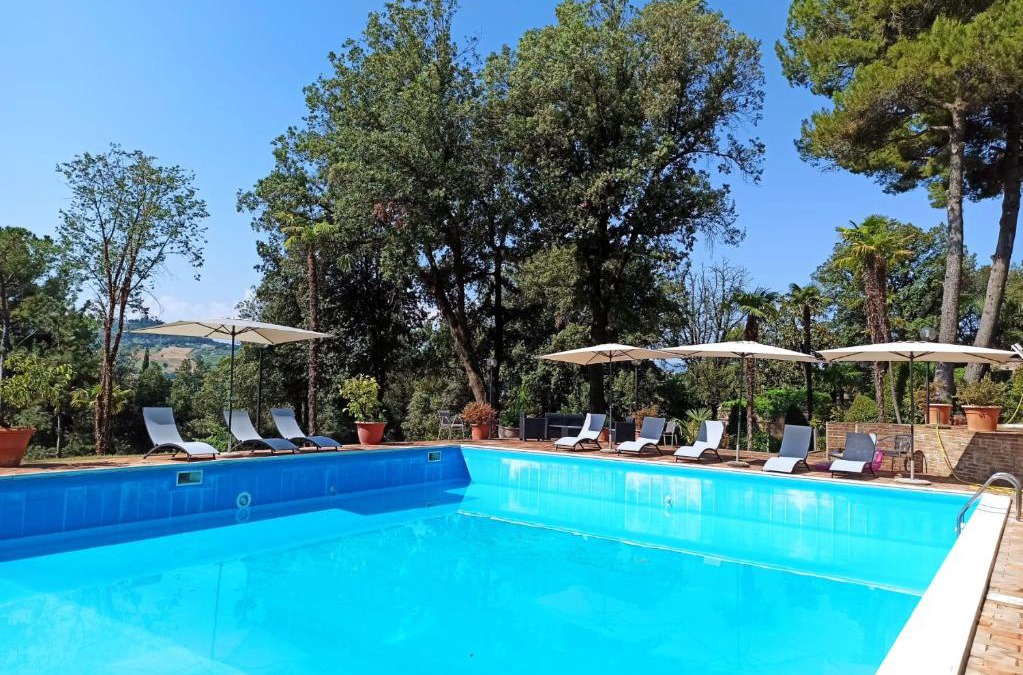 Treia House | apartment for 6 people in Villa Luzi farmhouse