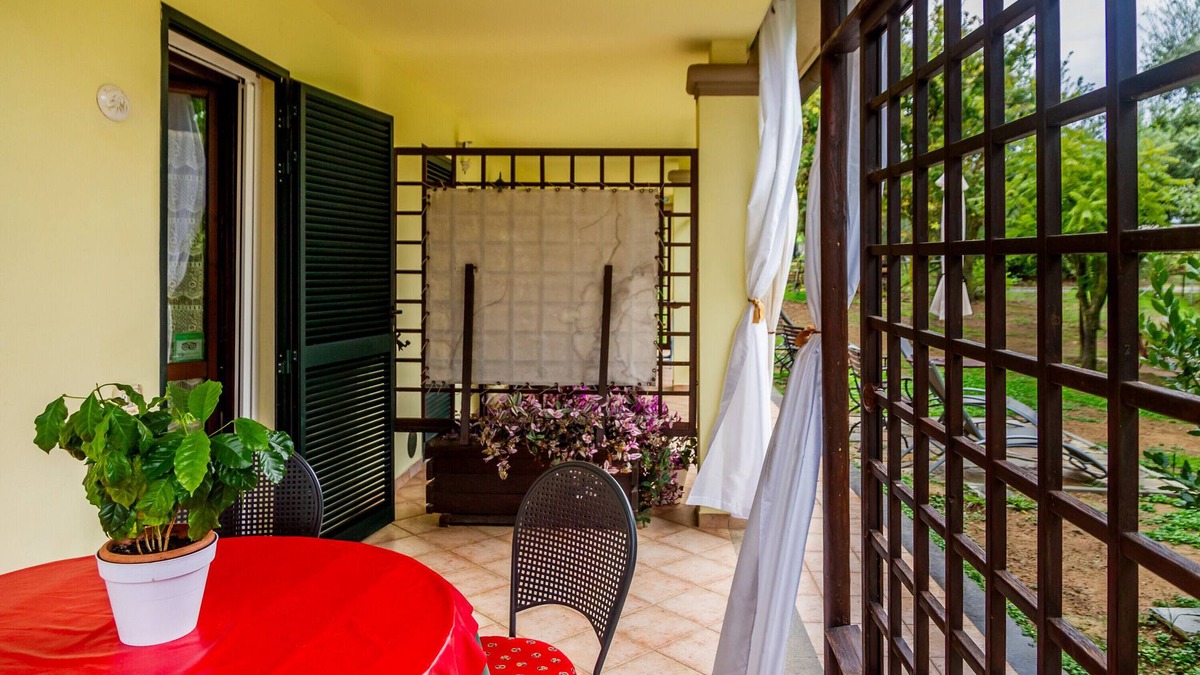 Grosseto Apartment | Apartment 'Forasacco Rosso' with Private Terrace, Wi-Fi and Air Conditioning