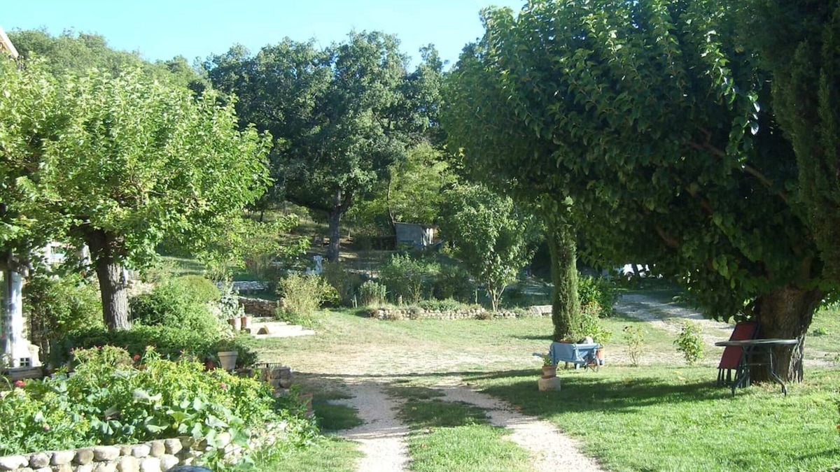 Allemagne-en-Provence Apartment | Apartment 'Bastide La Fondue' with Shared Terrace and Shared Garden