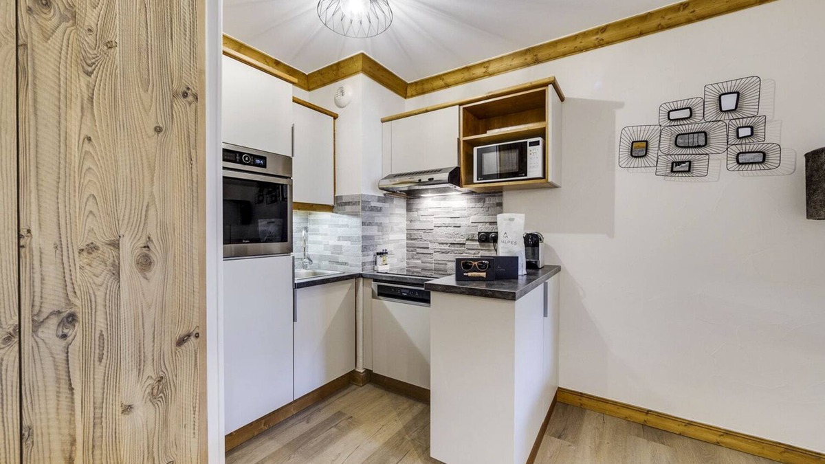 Arc-1950 Villa | Apartment Cabriolet - One Bedroom Villa, Sleeps 4