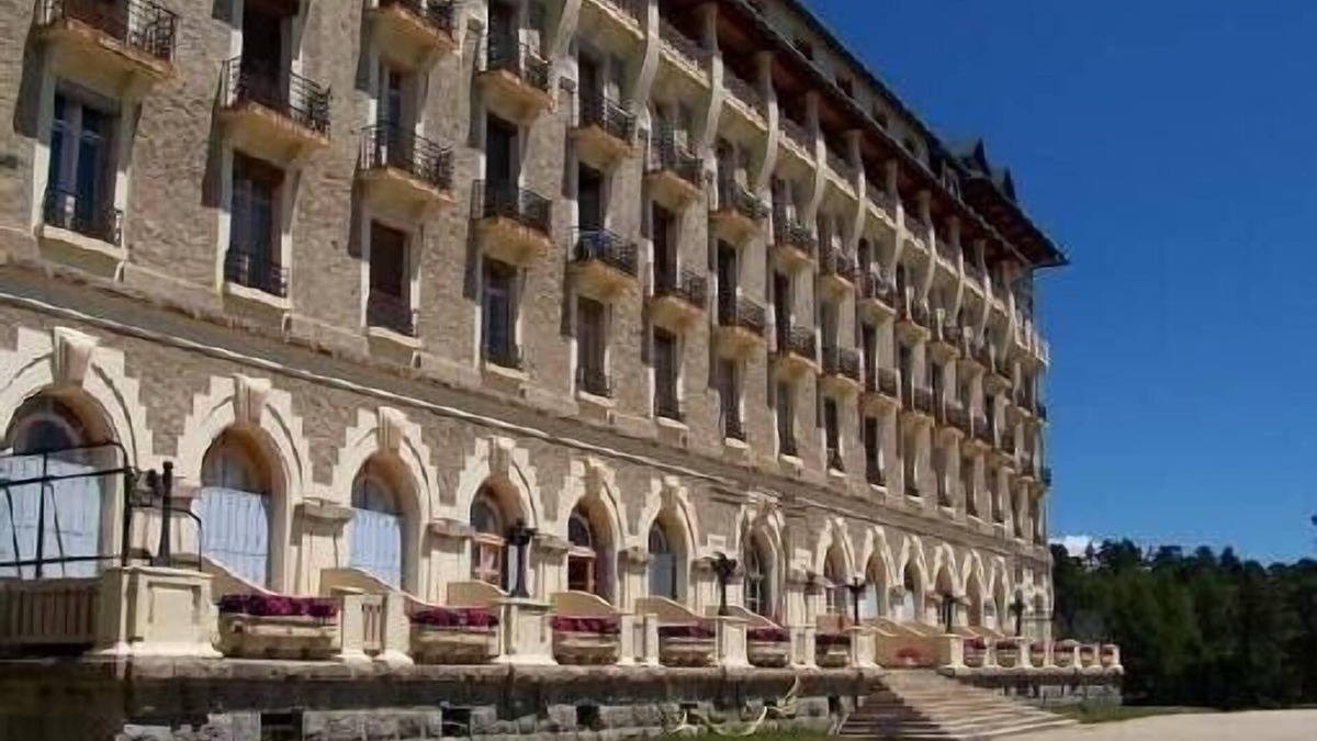 Font-Romeu-Odeillo-Via Apartment | APARTMENT IN GRAND HOTEL FONT ROMEU
