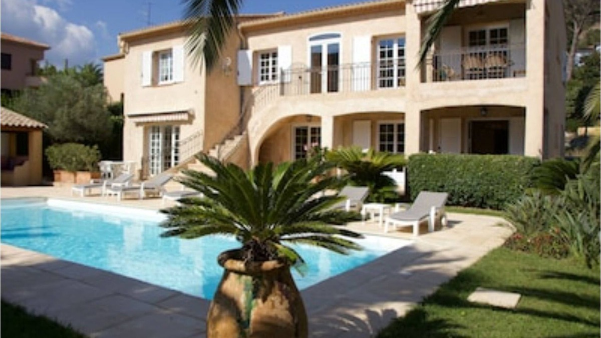 La Napoule Apartment | Apartment Esterel- Swimming pool, sandy beach/village 400 m, air conditioning, private parking,