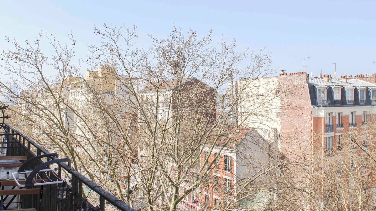 Saint-Ouen Apartment | Apartment with balcony just outside Paris