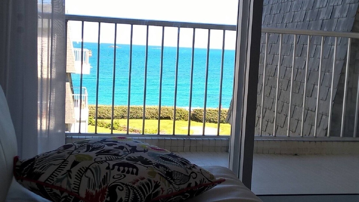 Saint-Quay-Portrieux Apartment | Apartment 65 m2, 2 bedrooms, feet in water