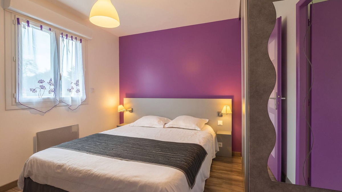 Saint-Simon-de-Bordes Apartment | Apartment 'Le Clos Du Champ De L'Amour - Fouras' with Private Pool and Air Conditioning
