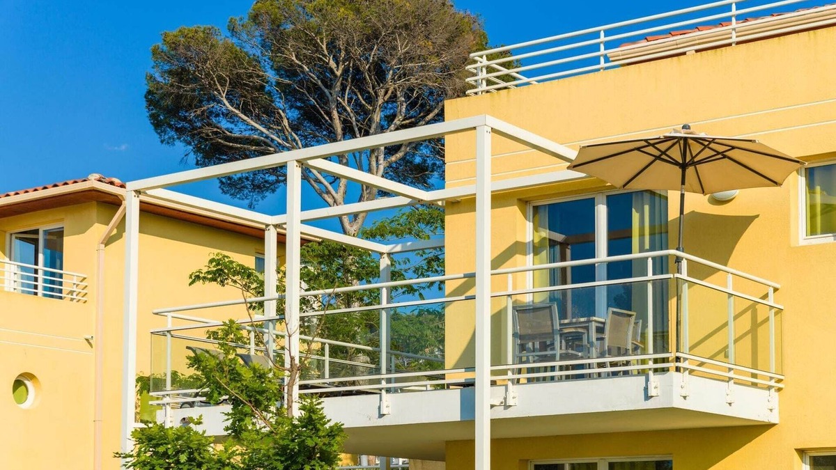 Le Brusc Apartment | Apartment in Le Brusc near Sandy Beach