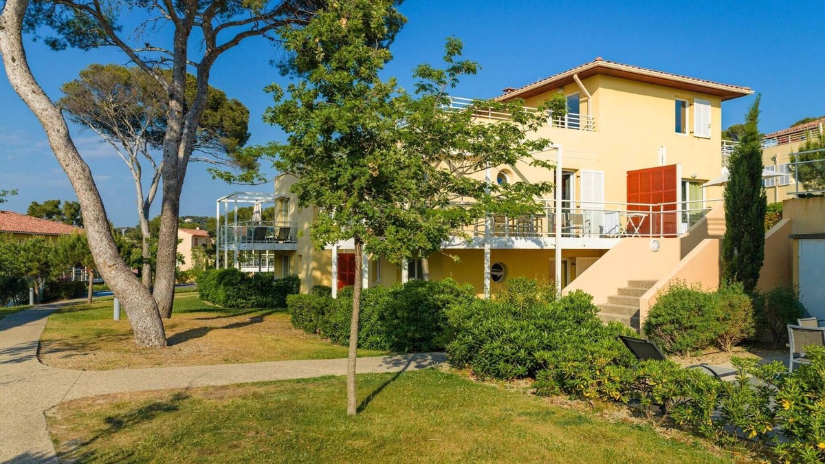 Le Brusc Apartment | Apartment in Six-Fours with Sea View