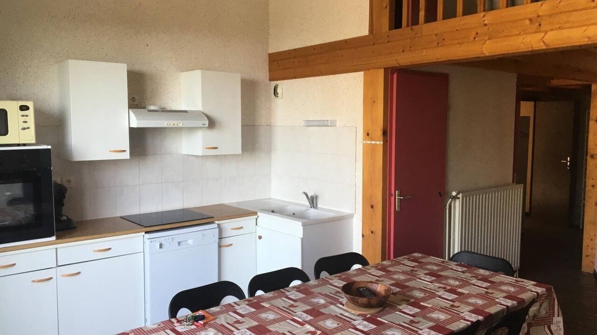 Montferrier Apartment | Apartment 'Framboise Les Monts D'olmes' with Mountain View and Private Terrace