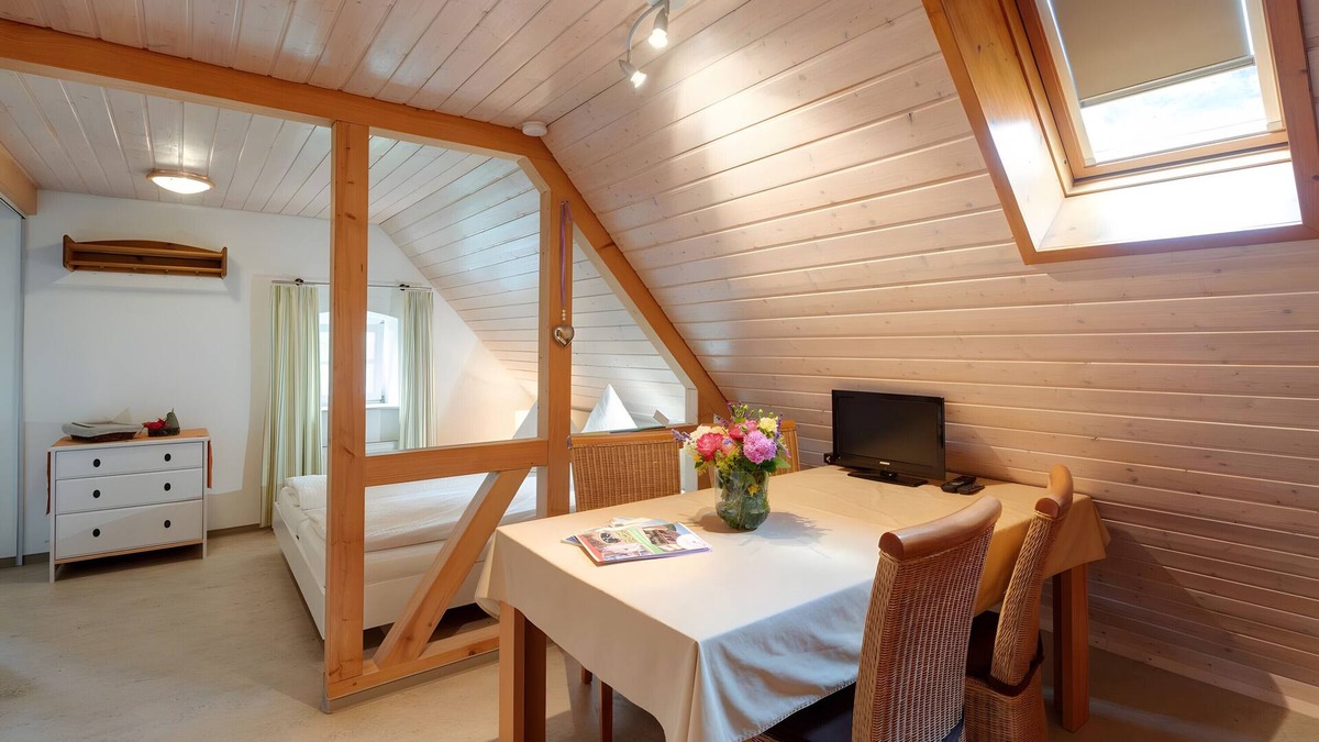 Gerabronn Apartment | Apartment 'Gänseblümchen' with Shared Terrace, Shared Garden and Wi-Fi
