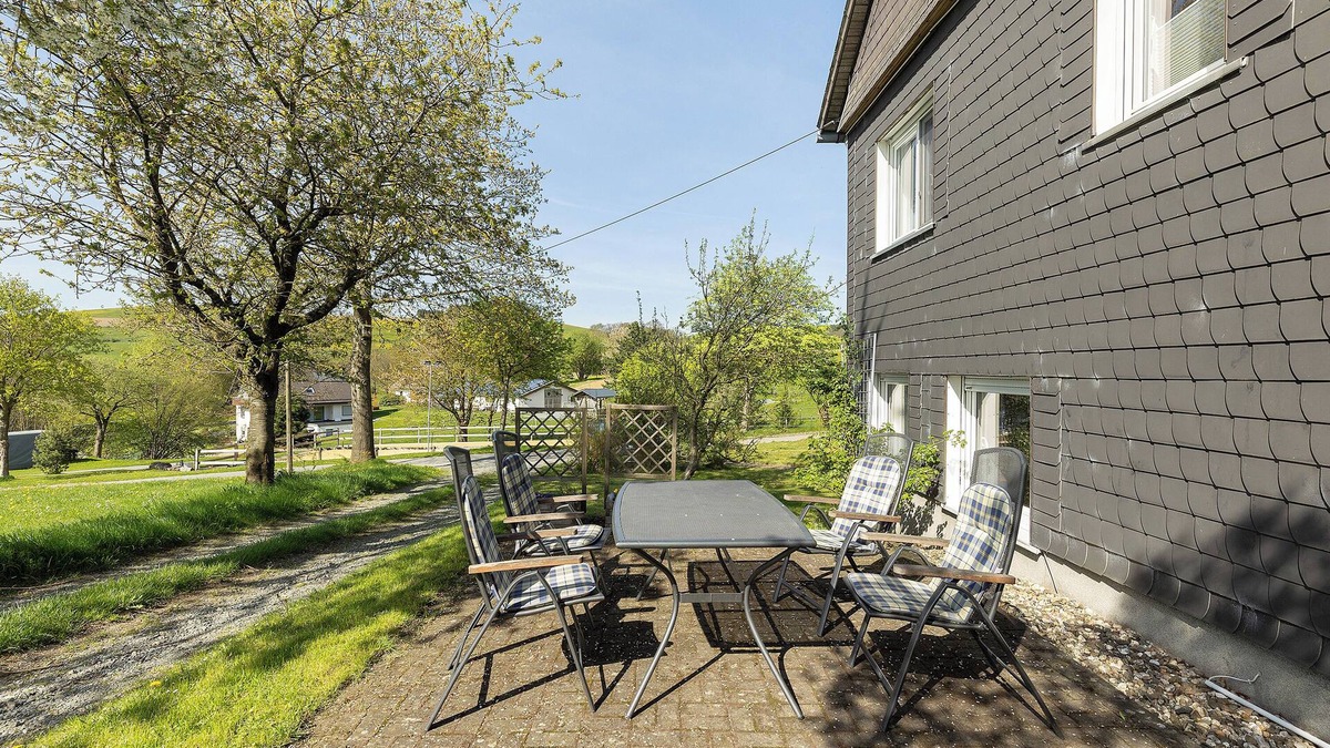 Boedefeld Apartment | Apartment 'Gänseblümchen' with Private Terrace, Shared Garden and Wi-Fi