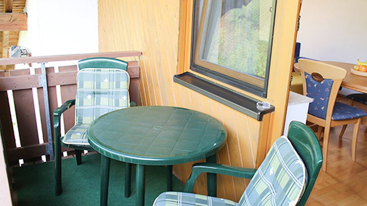 Lonsee Apartment | Apartment 'G' with Balcony and Wi-Fi