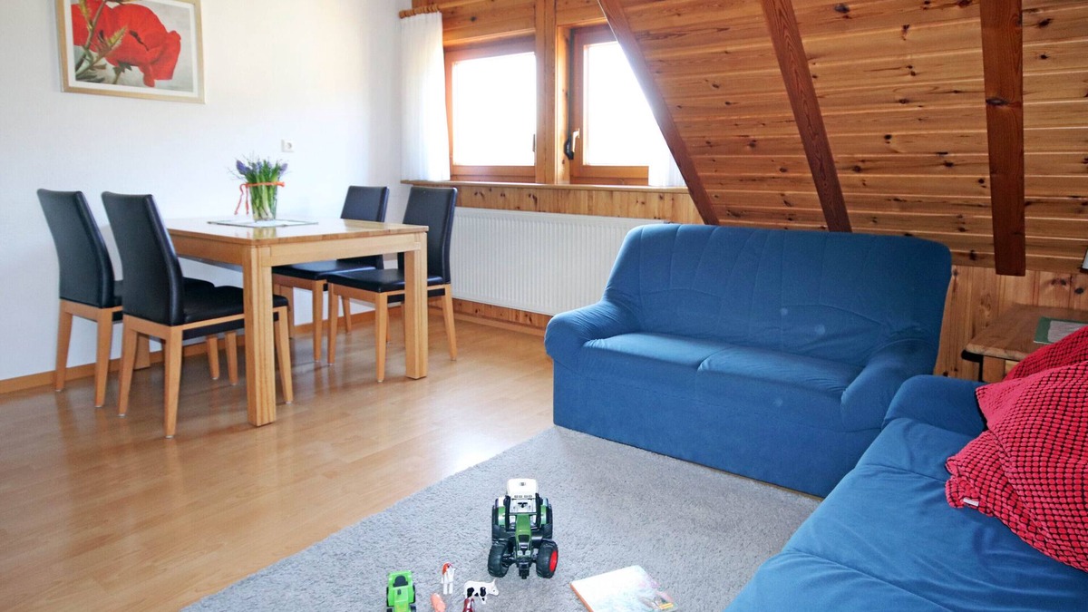 Schramberg Apartment | Apartment 'Gartenblick' with Shared Terrace, Shared Garden and Wi-Fi