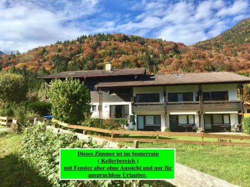 Ettenhausen Apartment | Apartment Geigelsteinstrasse