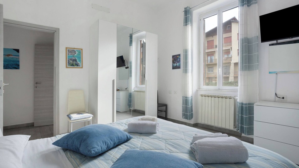La Spezia Apartment | Apartment 'Georgehouse Golfo Dei Poeti 5 Terre' with Wi-Fi