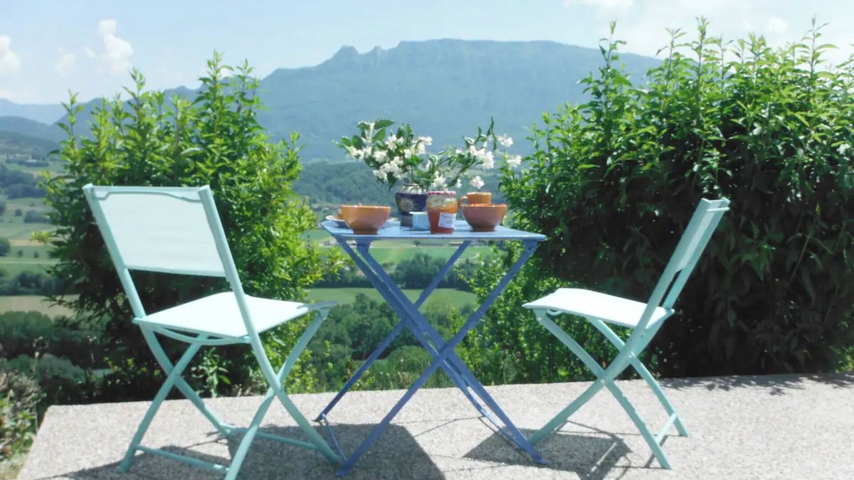 Parves et Nattages Apartment | Apartment 'Gite Encheminant' with Mountain View, Private Terrace and Wi-Fi