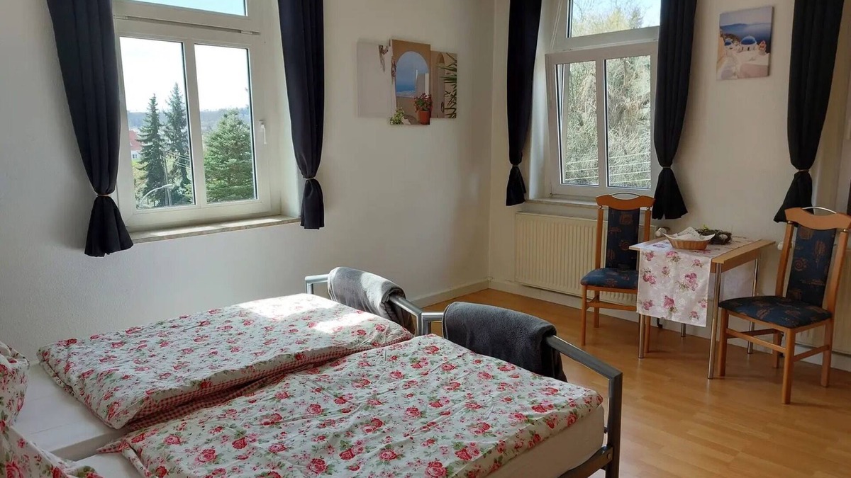 Doebeln Apartment | Apartment 'Giesis Wohlfühloase' with Shared Terrace, Private Garden and Wi-Fi