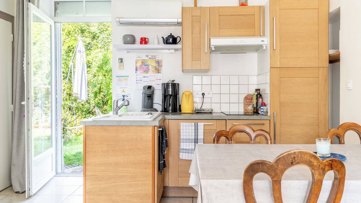 Touvois Apartment | Apartment 'Gite De La Haute Rue' with Private Terrace, Private Garden and Wi-Fi