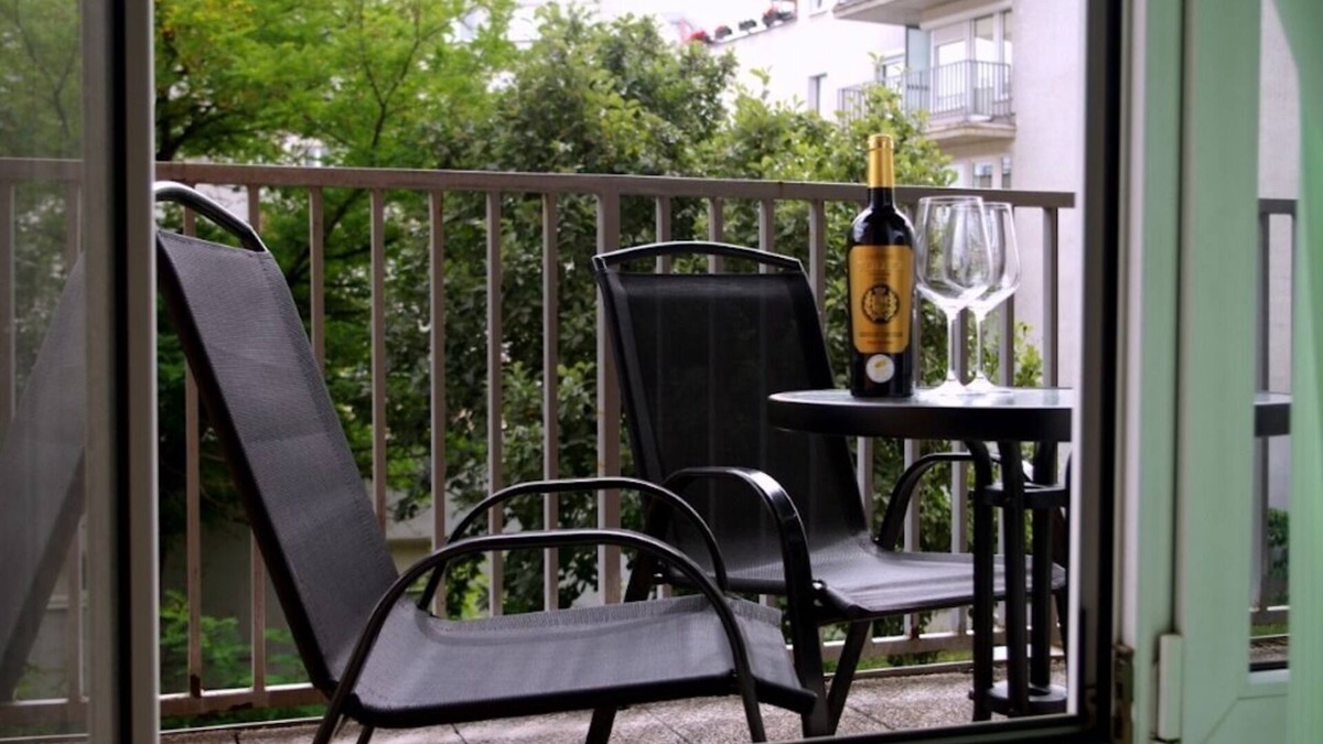 Prague 10 Apartment | Apartment golden Prague-for couples and for family. Quiet area near the downtown