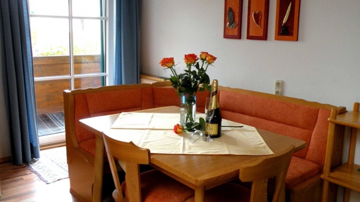 Tiefgraben Apartment | Apartment Good morning sun 2. Stock - Pension Winter Am Irrsee 4 Edelweiss