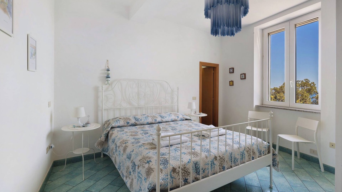 Erchie Apartment | Apartment 'Green Amalfi Coast' with Sea View, Wi-Fi and Air Conditioning