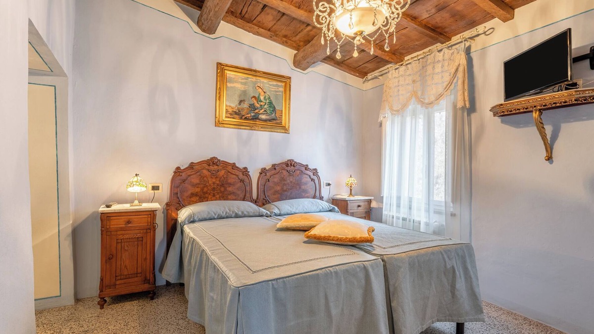 Molazzana Apartment | Apartment 'Grillo Rosso 5' with Private Garden