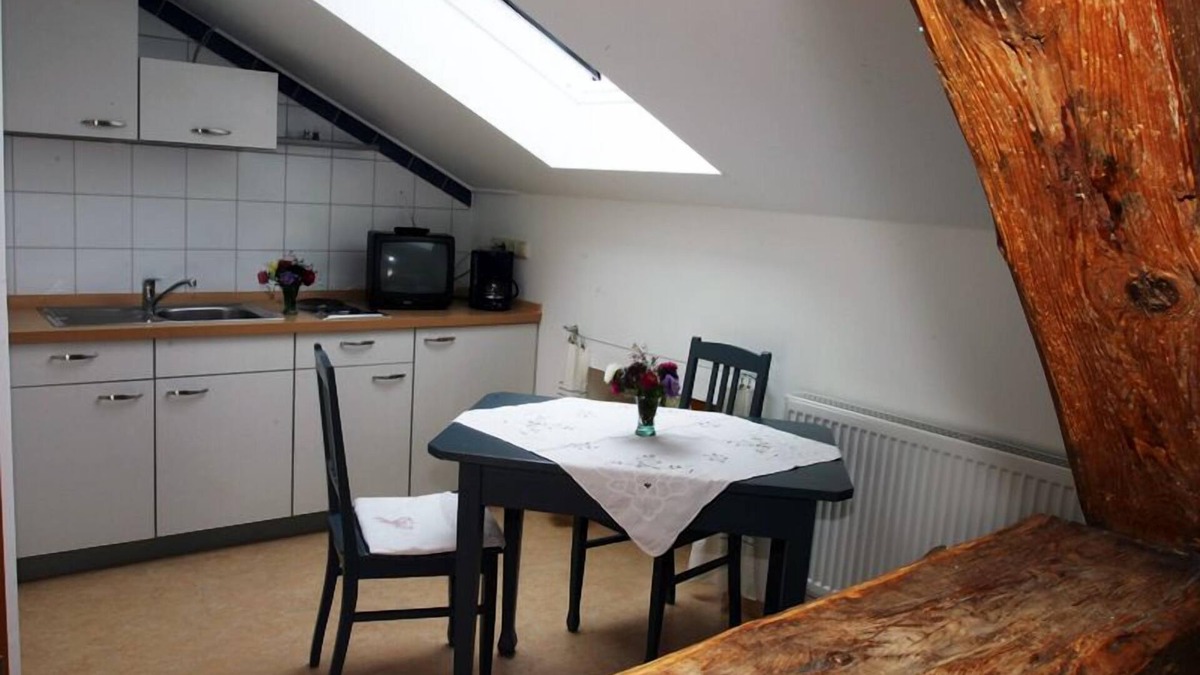 Neuoetting Apartment | Apartment Großknecht 2 persons, 24sqm, shower, WC, attic, wifi, balcony