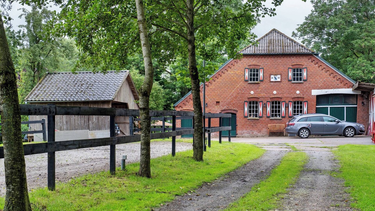 Stadland Apartment | Apartment 'Grodenhof' with Shared Pool, Shared Terrace and Wi-Fi