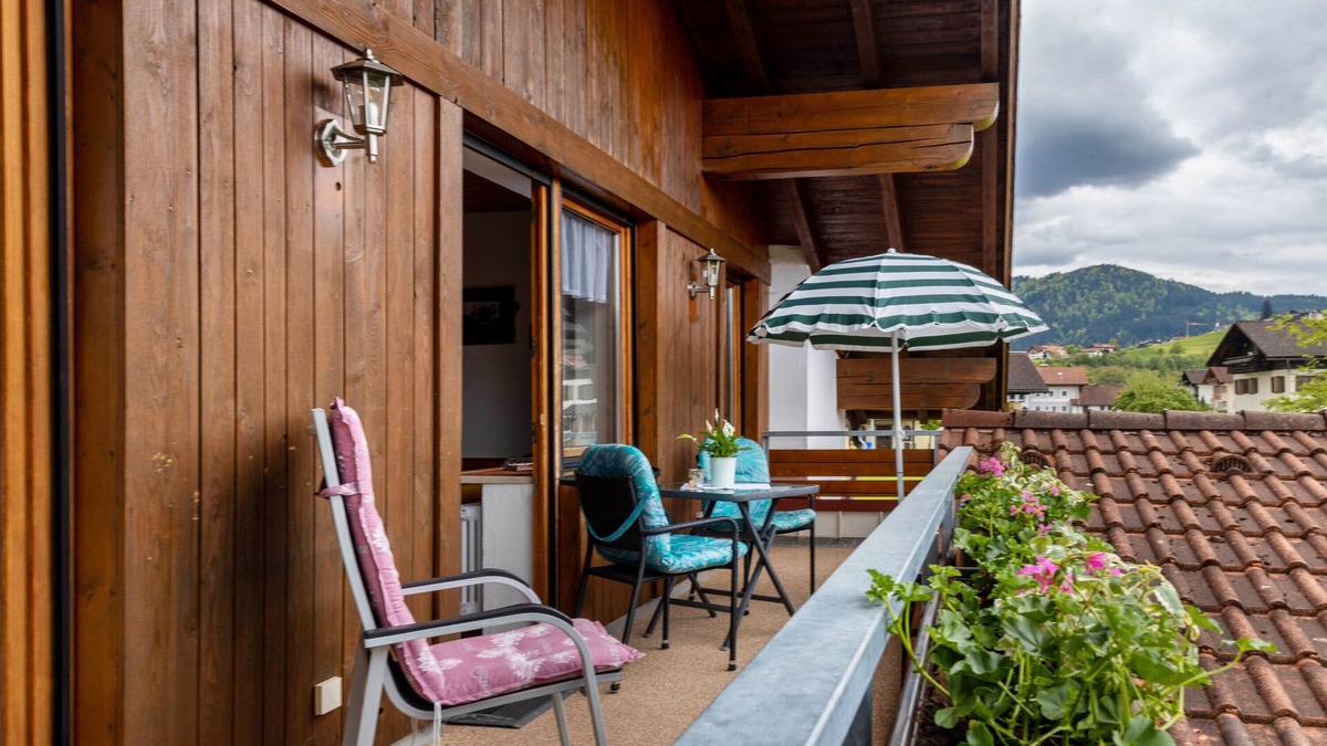 Wertach Apartment | Apartment 'Grünten' with Mountain View, Shared Garden and Wi-Fi