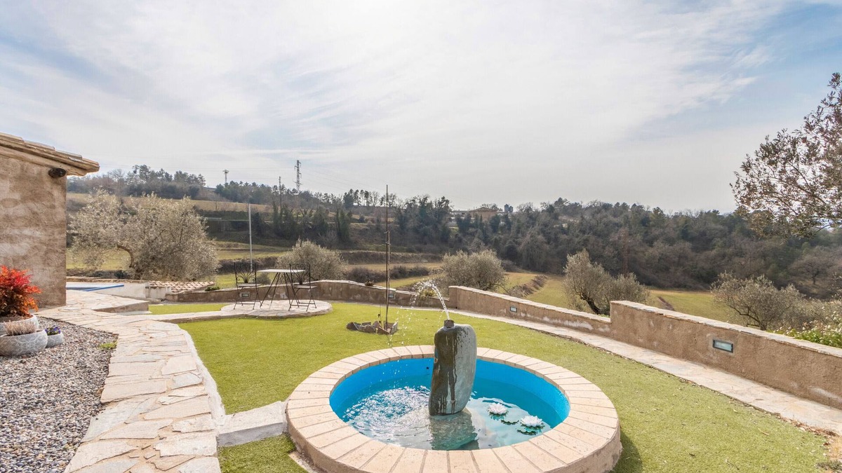 Bellestar Apartment | Apartment 'Guarta' with Mountain Views, Shared Pool and Wi-Fi