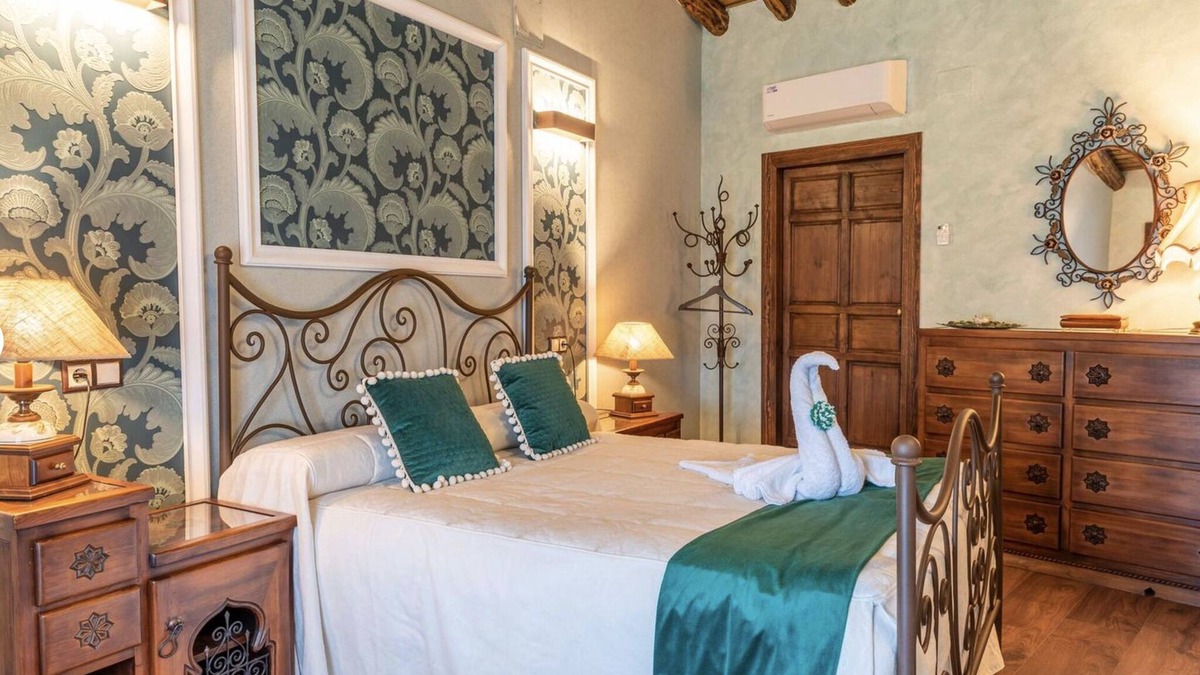 Noves Apartment | Apartment 'Guiomar' with Shared Pool, Shared Terrace and Wi-Fi