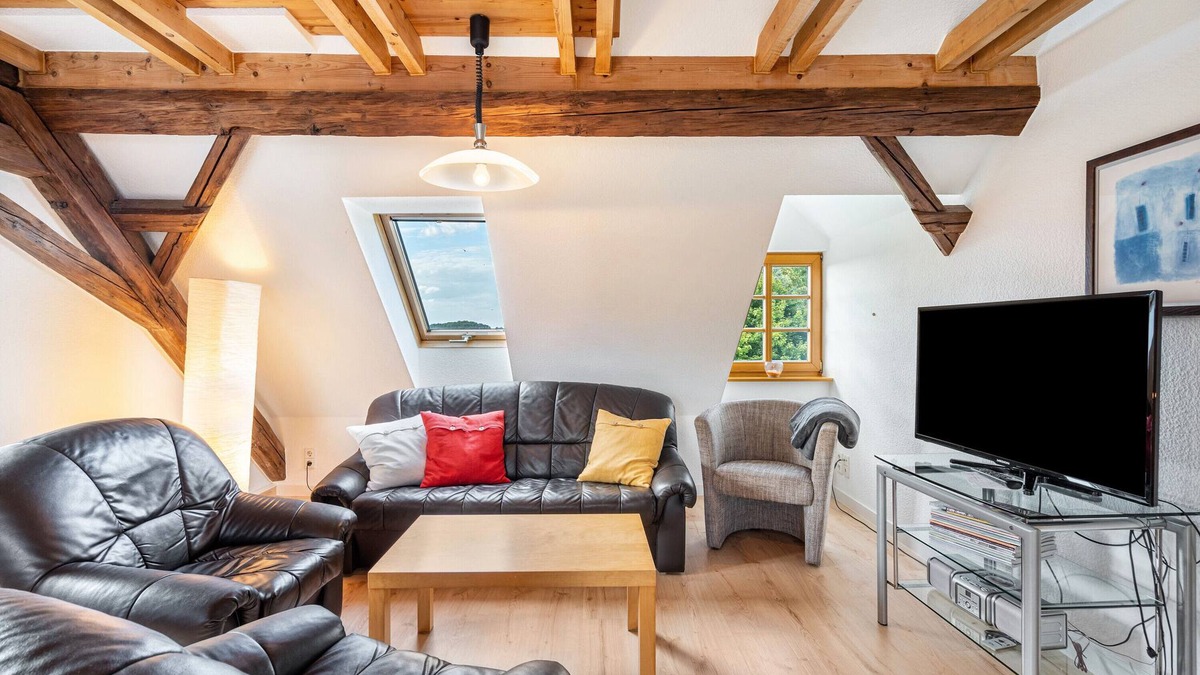 Chemnitz Apartment | Apartment 'Gutshof Lesch - Ferienwohnung 1' with Private Garden and Wi-Fi