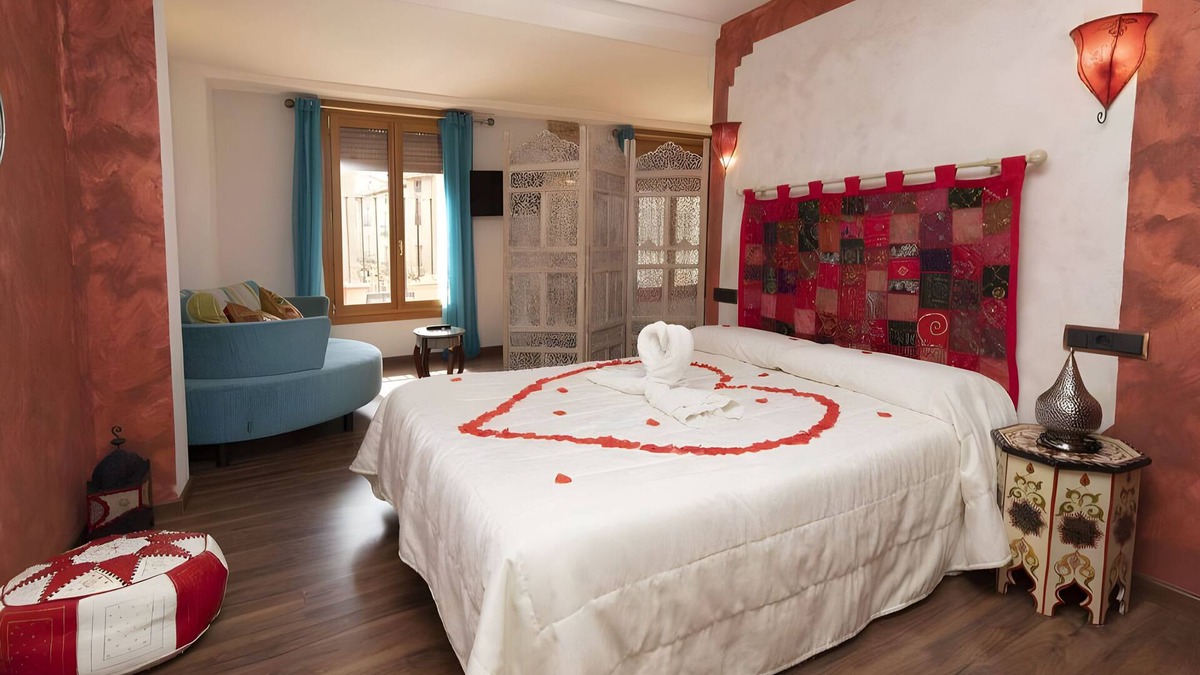 Daroca Apartment | Apartment 'Halima' with Balcony, Wi-Fi and Air Conditioning