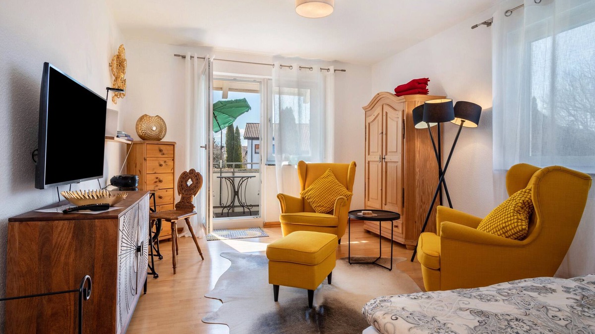 Langenargen Apartment | Apartment 'Haus Grete' with Lake View and Balcony