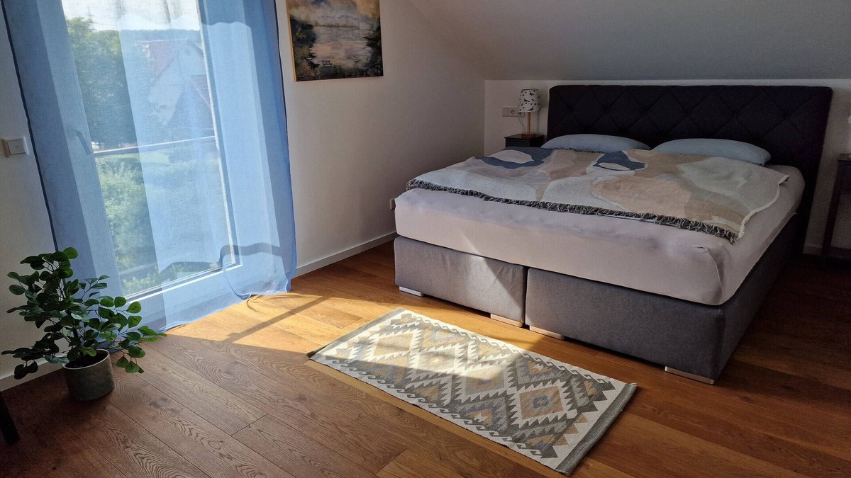 Albstadt Apartment | Apartment 'Haus Im Glück' with Wi-Fi